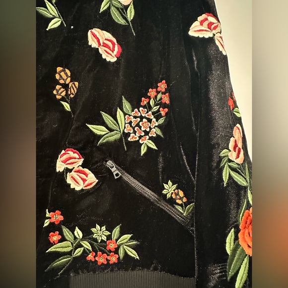 Alice + Olivia Black Bomber Jacket with Floral Embroidery - Picture 4 of 6